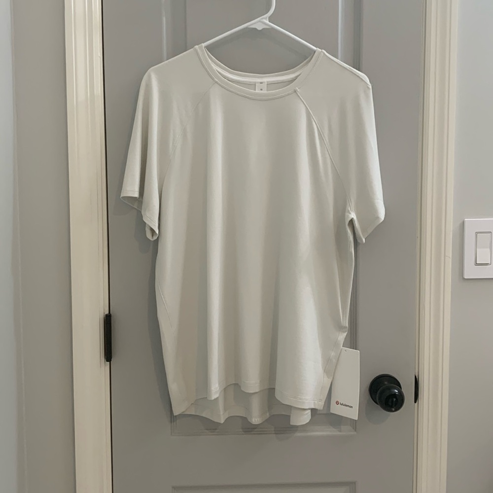 Lululemon License to Train Classic-Fit T-Shirt Size 12 New With Tags Bone Color